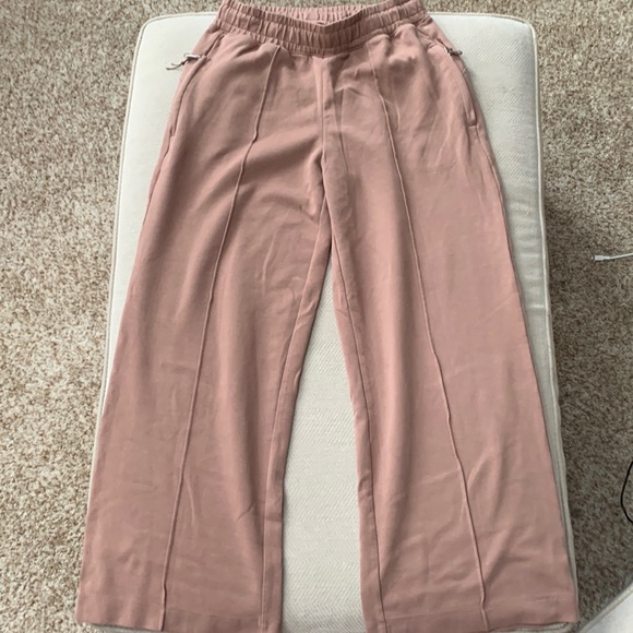 Old Navy Active Dynamic fleece wide leg pant. Size small petite. - Picture 1 of 6